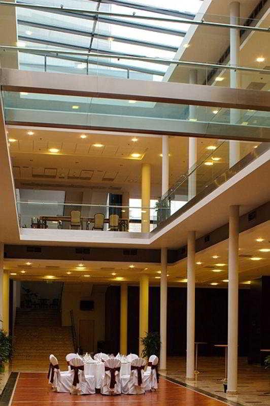 Europa & Congress Center 3*